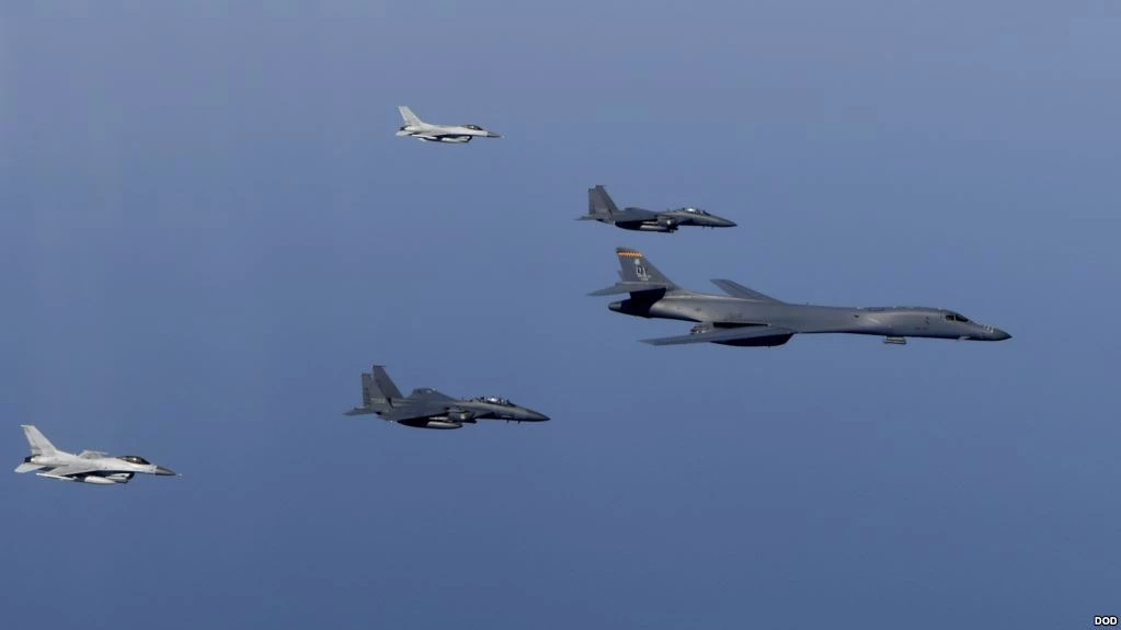 7 τάνκερ στον αέρα υπό τον φόβο ρωσικής εκδίκησης: Οι Γάλλοι εξαπολύουν Scalp Naval – Β-1 ρίχνουν JASSM – Αναχαιτίζουν με Pantsir οι Σύροι- Βίντεο